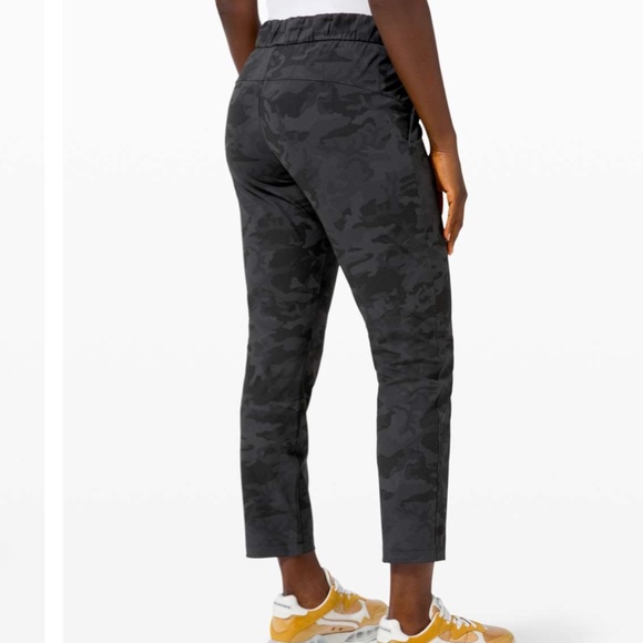 Lululemon On The Fly 7/8 Pants Size 4 incognito Camo grey - Picture 2 of 13